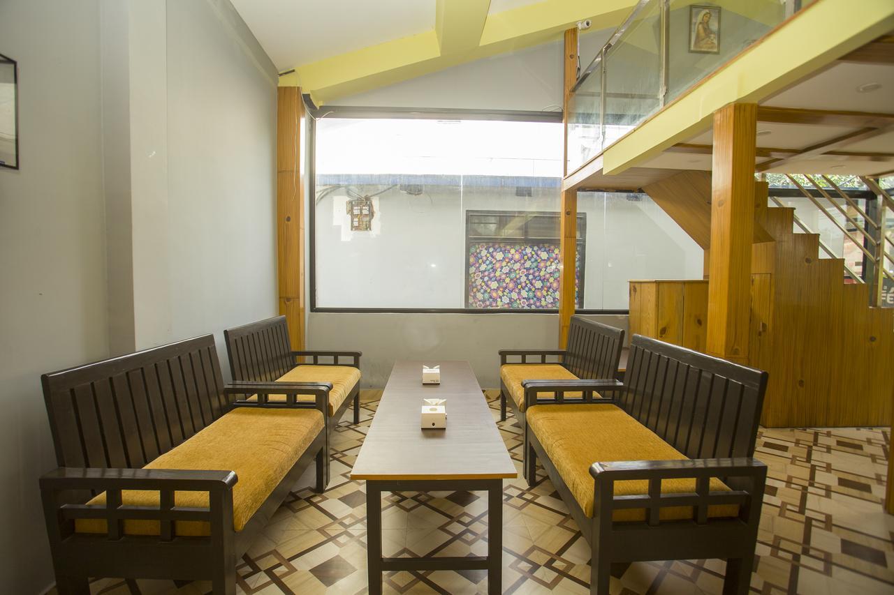 Oyo 150 Hotel Himalyan Height Катманду Экстерьер фото